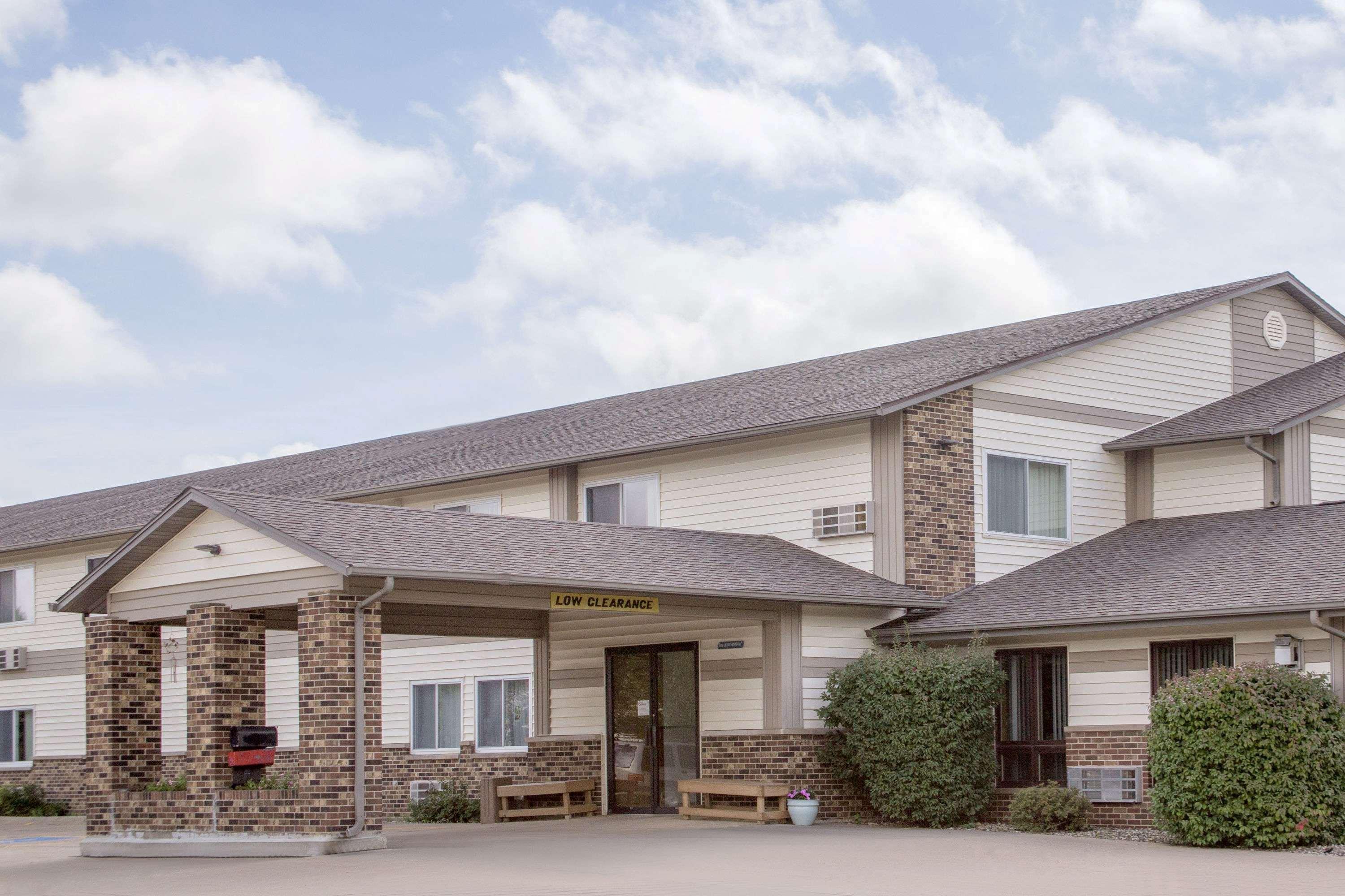 Super 8 By Wyndham Waverly Luaran gambar