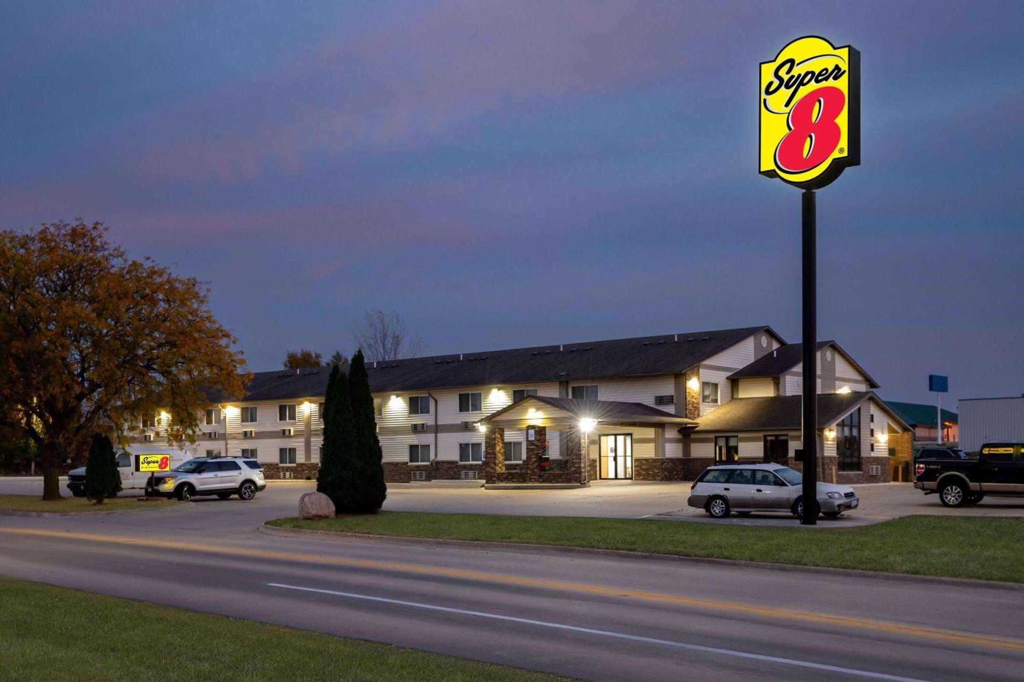 Super 8 By Wyndham Waverly Luaran gambar
