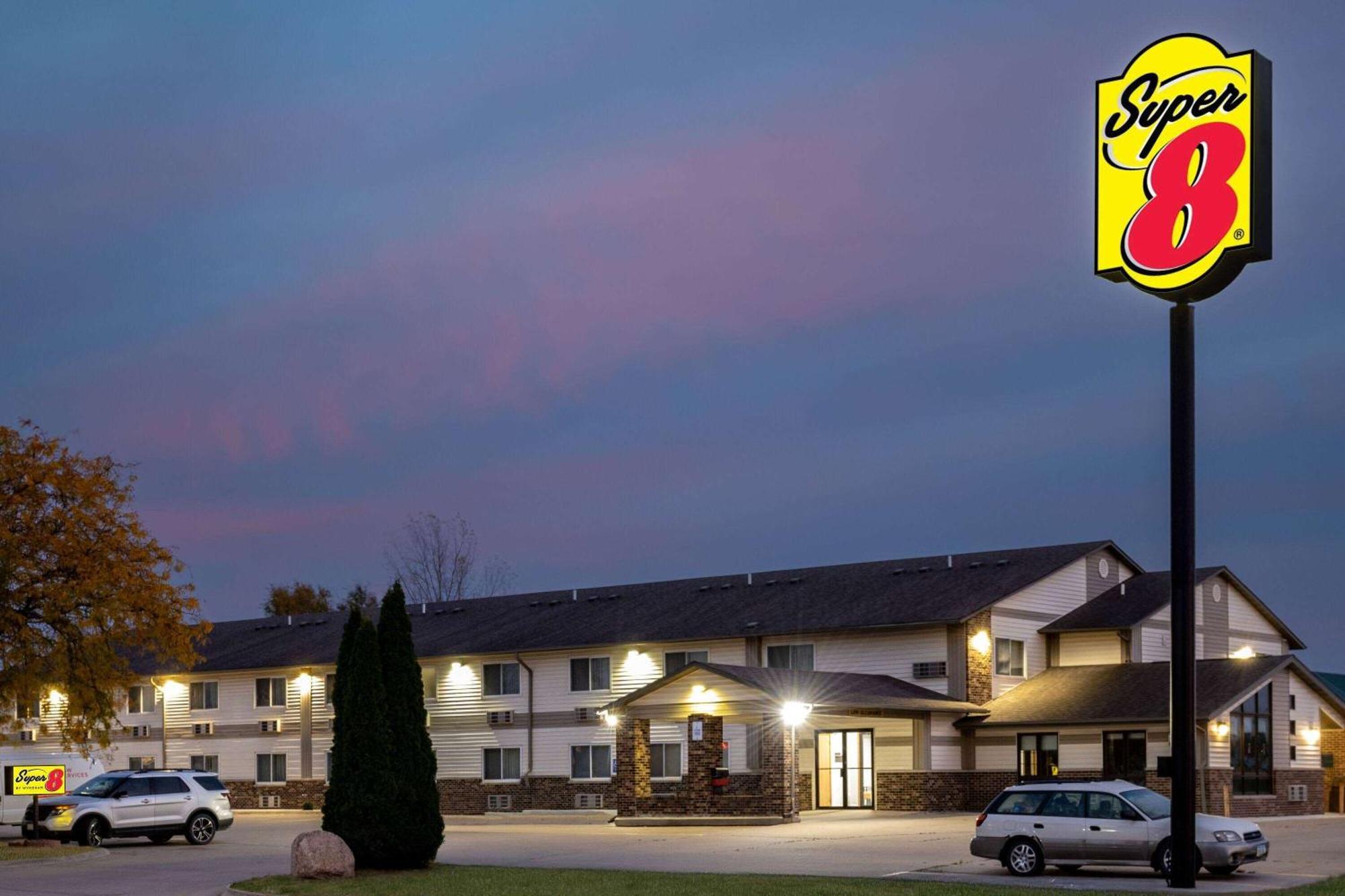 Super 8 By Wyndham Waverly Luaran gambar