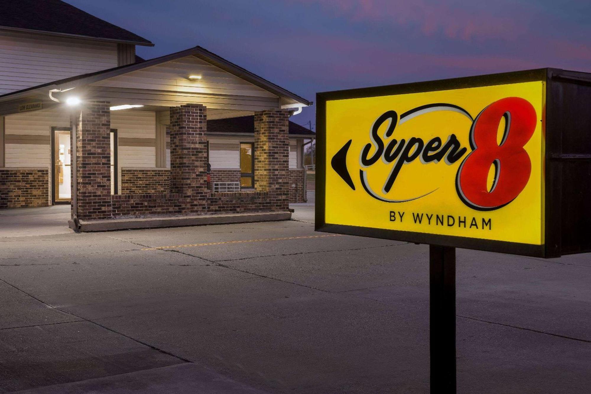 Super 8 By Wyndham Waverly Luaran gambar